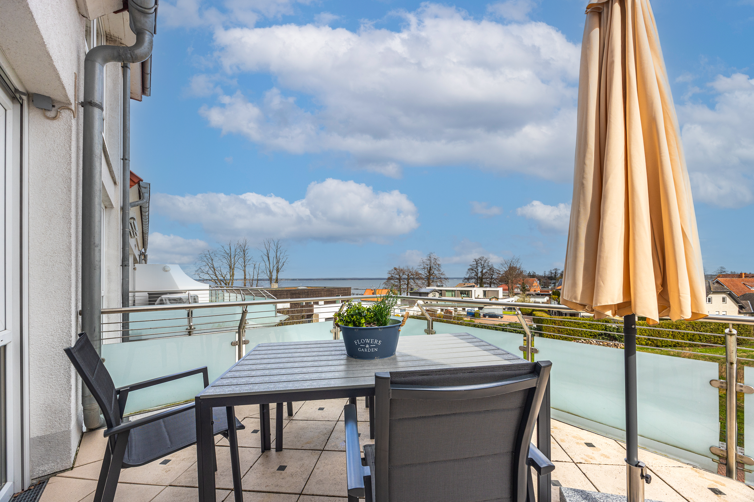 Studio - Balkon mit Blick aufs Wasser